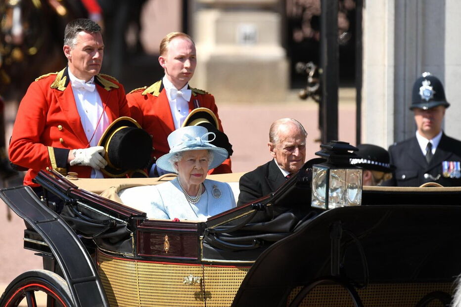 Parada em Londres celebrou os 91 anos da rainha Isabel II