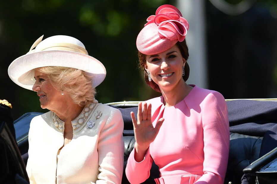 Parada em Londres celebrou os 91 anos da rainha Isabel II
