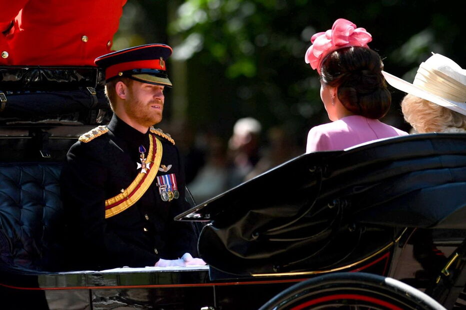 Parada em Londres celebrou os 91 anos da rainha Isabel II