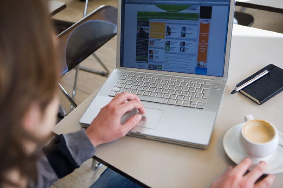 OLX, engano, enganado, venda, negócio, Corroios, email, distribuidora, vítima, burlão, Helder Mota, Seixal