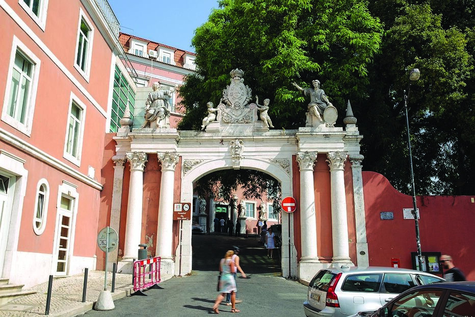 idosa, genitais, violador, abuso, casa, Intendente, Lisboa