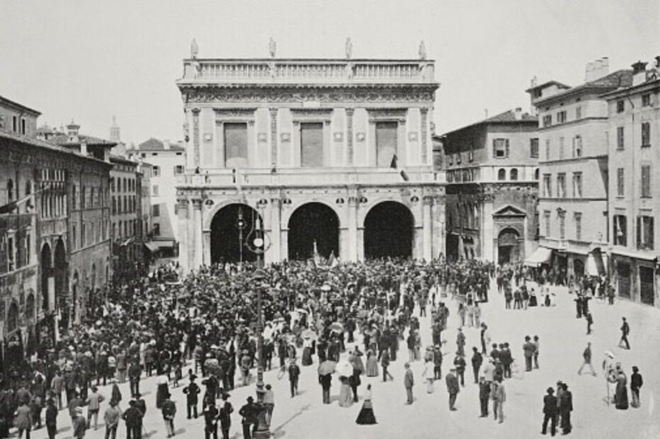 Atentado na Piazza della Loggia, em Brescia, ocorreu em 1974