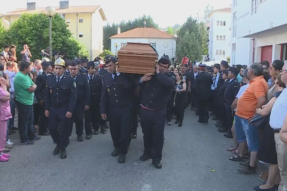 Várias individualidades políticas compareceram na homenagem fúnebre ao herói