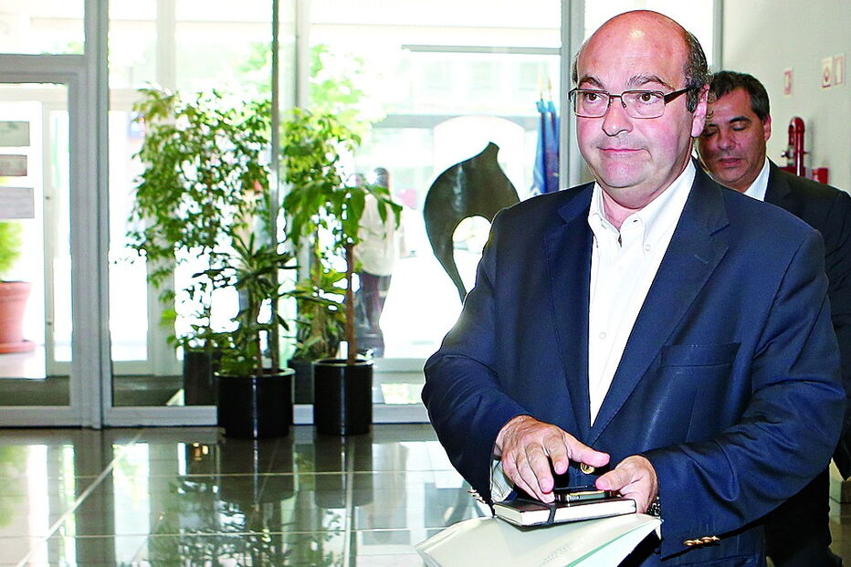 Hermínio, corrupção, crime, rendimentos, banco, depósitos, notas, Operação Ajuste Secreto, Oliveira de Azeméis, câmara