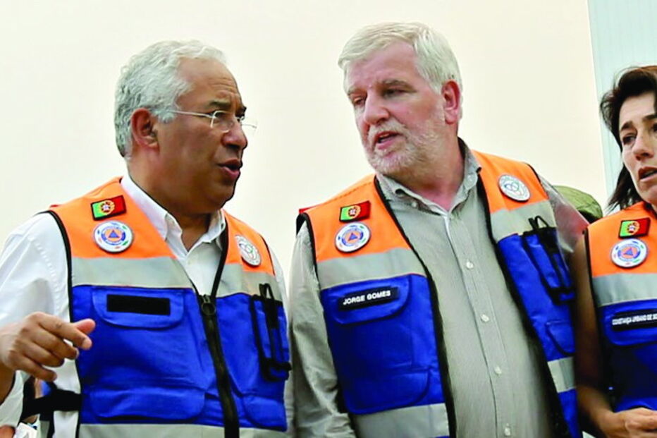 sistema, tragédia, SIRESP, incêndio, fogo, bombeiros, negócio, estado, Pedrógão Grande