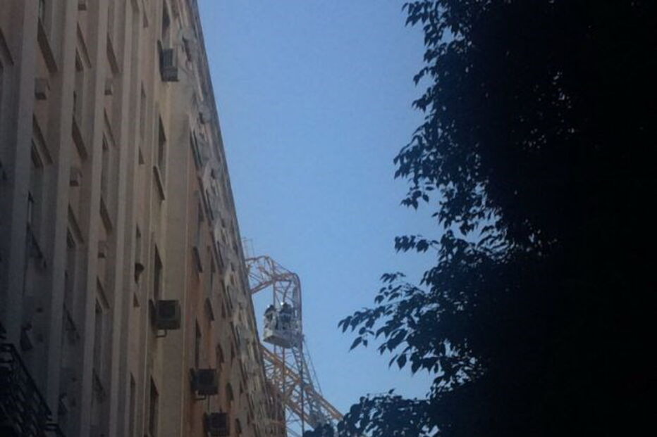  Grua caiu na Avenida António Augusto Aguiar