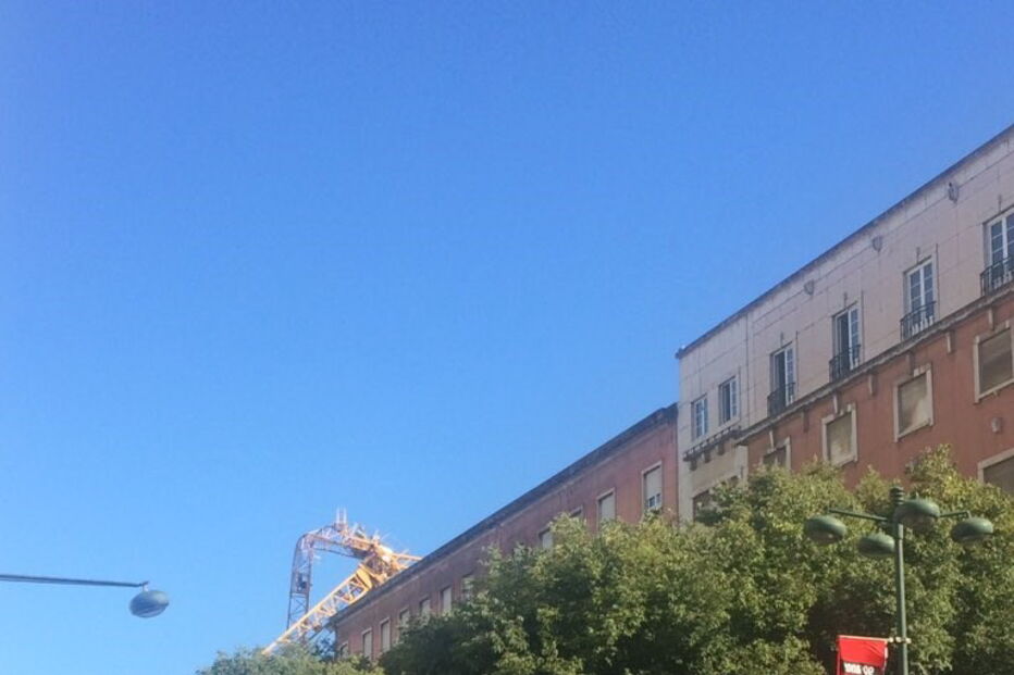  Grua caiu na Avenida António Augusto Aguiar