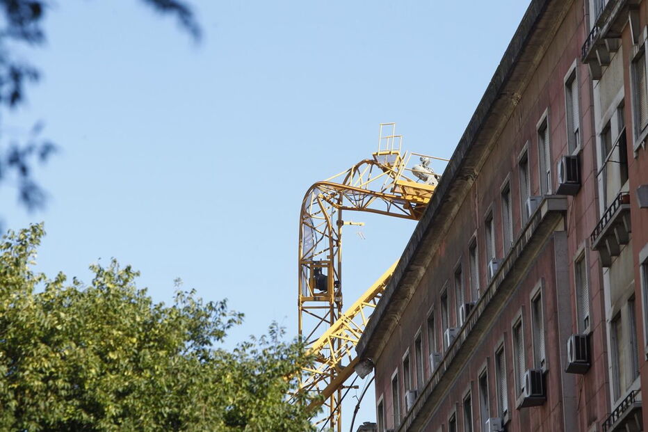  Grua caiu na Avenida António Augusto Aguiar
