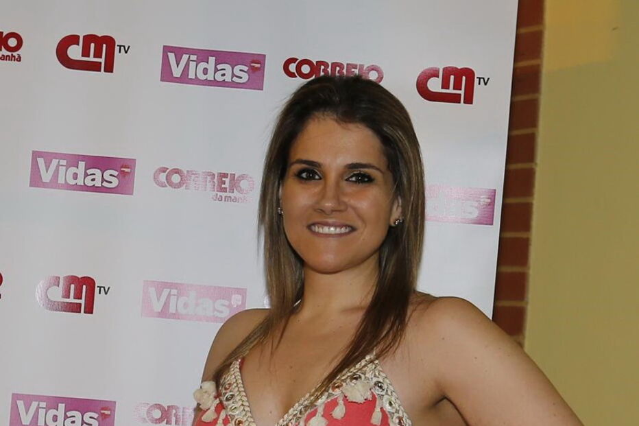 Cláudia Dias Gomes tem melhorado a imagem. Agora está mais magra e pintou o cabelo de louro