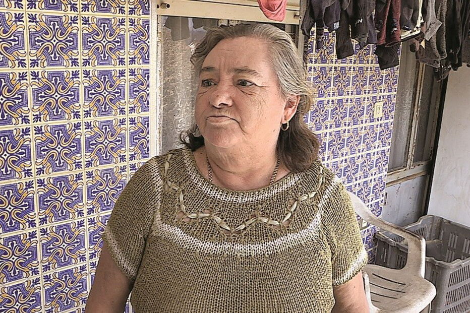 Maria Amélia vive na aldeia de Balsa, em Castanheira de Pera. Teve de sair de casa com o fogo e quando voltou tinham-lhe roubado todas as peças em ouro