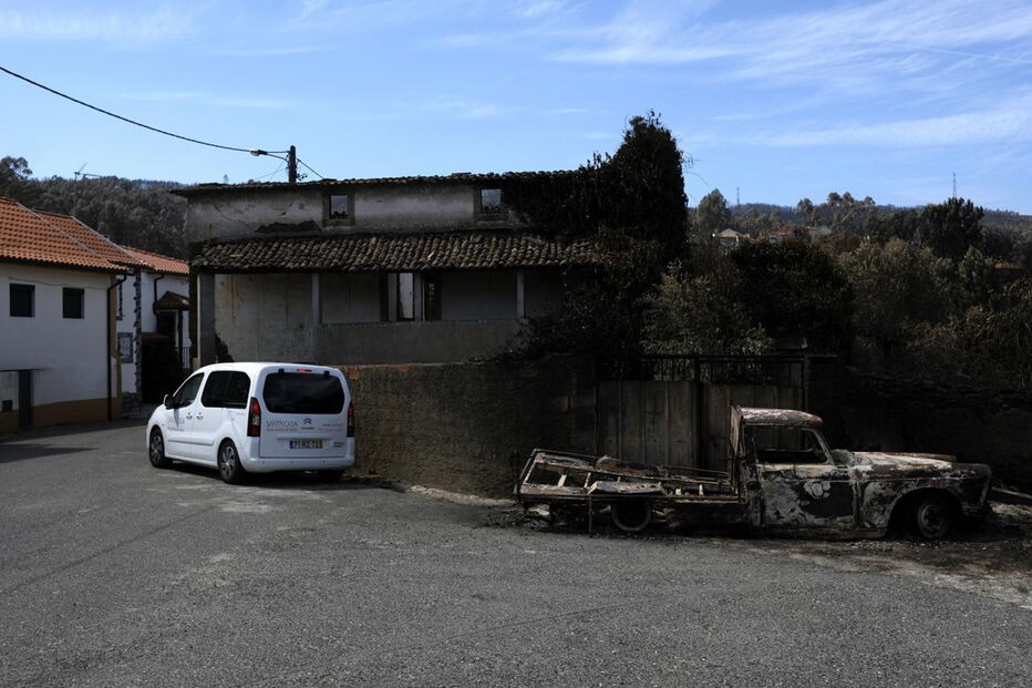 Chamas deixaram um rasto de destruição e semearam a pobreza 