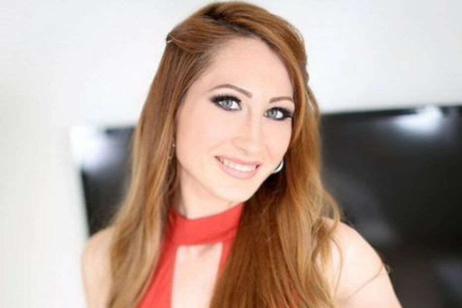 Nina Skye foi despedida do emprego como educadora de infância depois de se recusar a abandonar a carreira de atriz porno