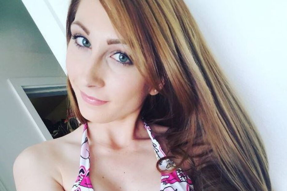 Nina Skye foi despedida do emprego como educadora de infância depois de se recusar a abandonar a carreira de atriz porno