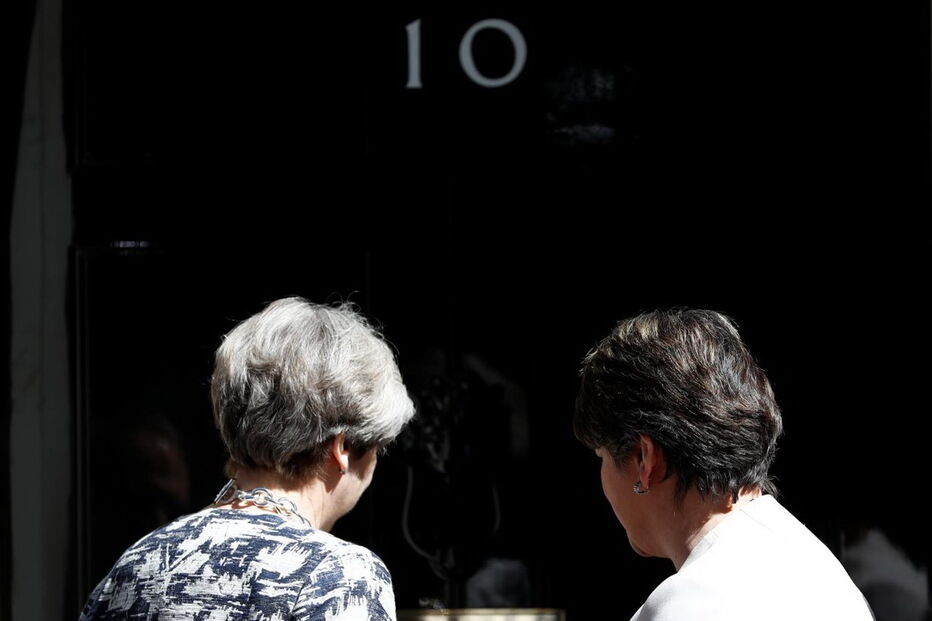 Theresa May reuniu-se com Arlene Foster e o partido unionista em Londres