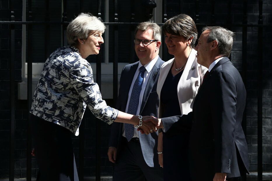 Theresa May reuniu-se com Arlene Foster e o partido unionista em Londres