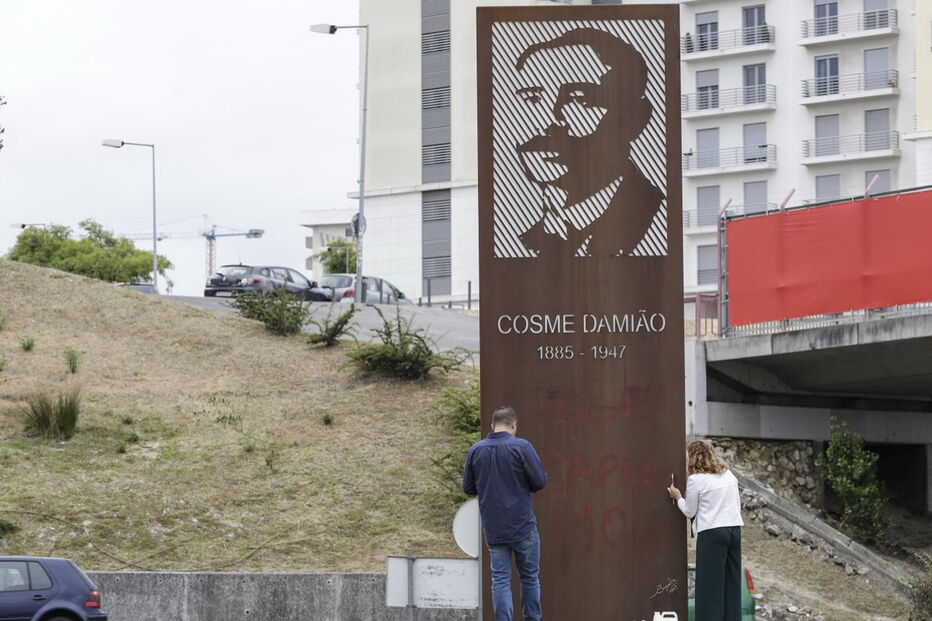 Inscrições no monumento a Cosme Damião foram removidas