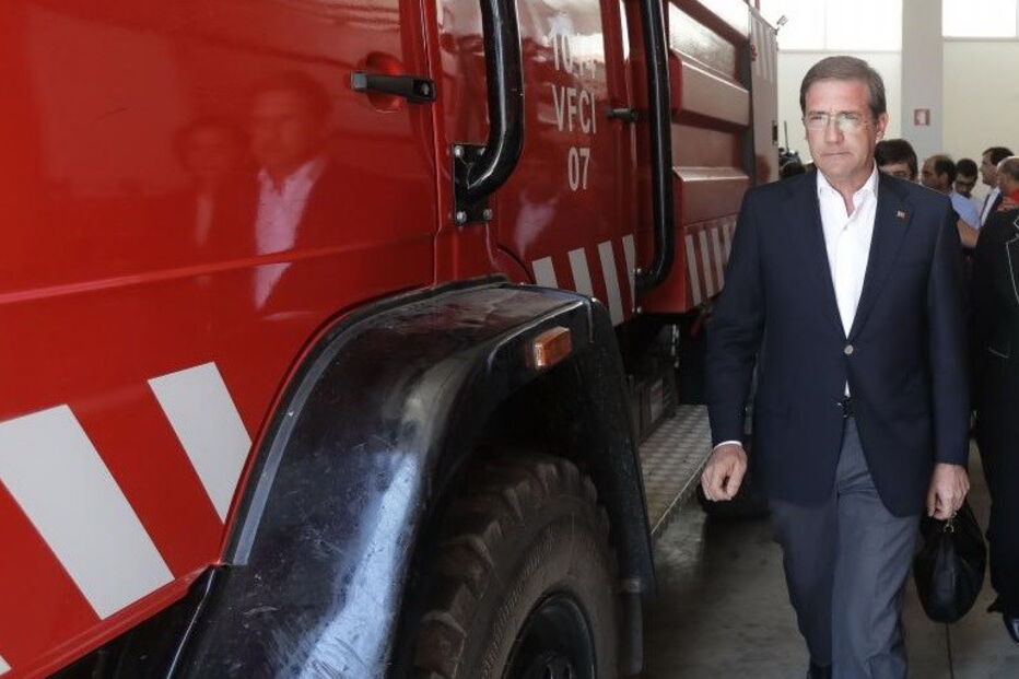 Passos pede desculpa por informações sobre falsos suicídios