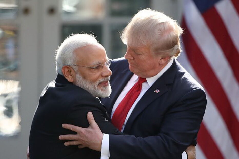 Trump ao lado de Narendra Modi