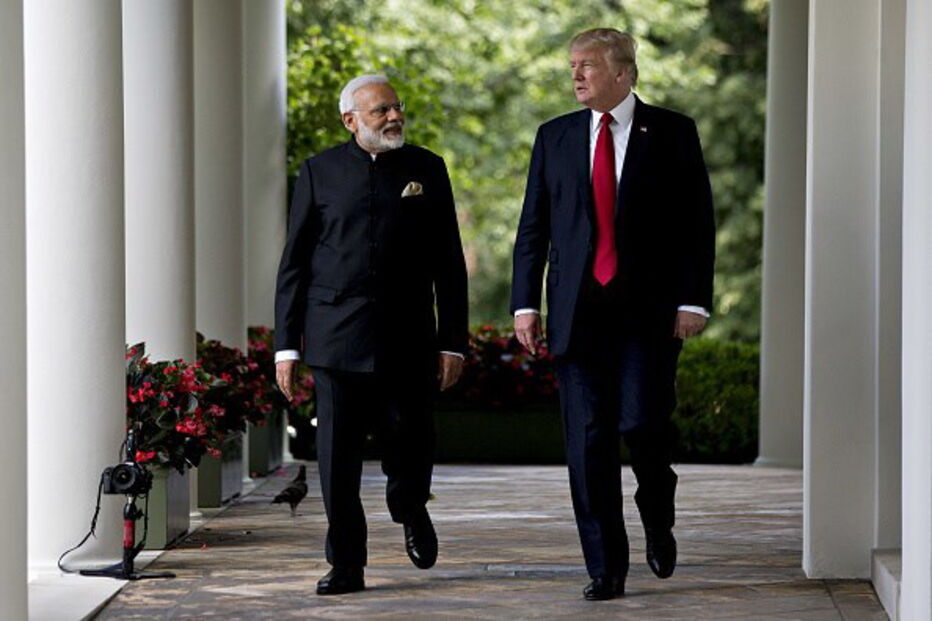 Trump ao lado de Narendra Modi