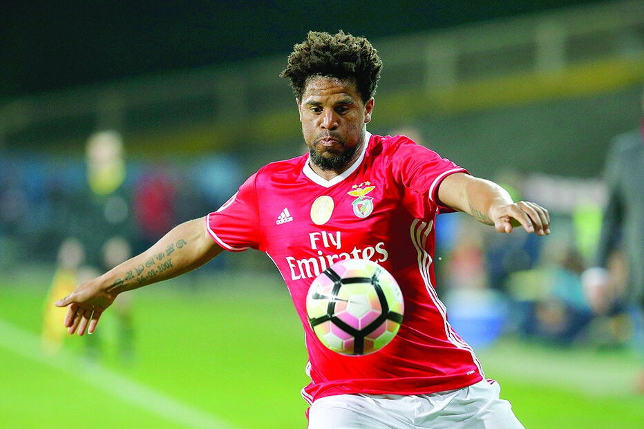 Eliseu tem uma proposta para renovar pelo Benfica, mas é de apenas um ano