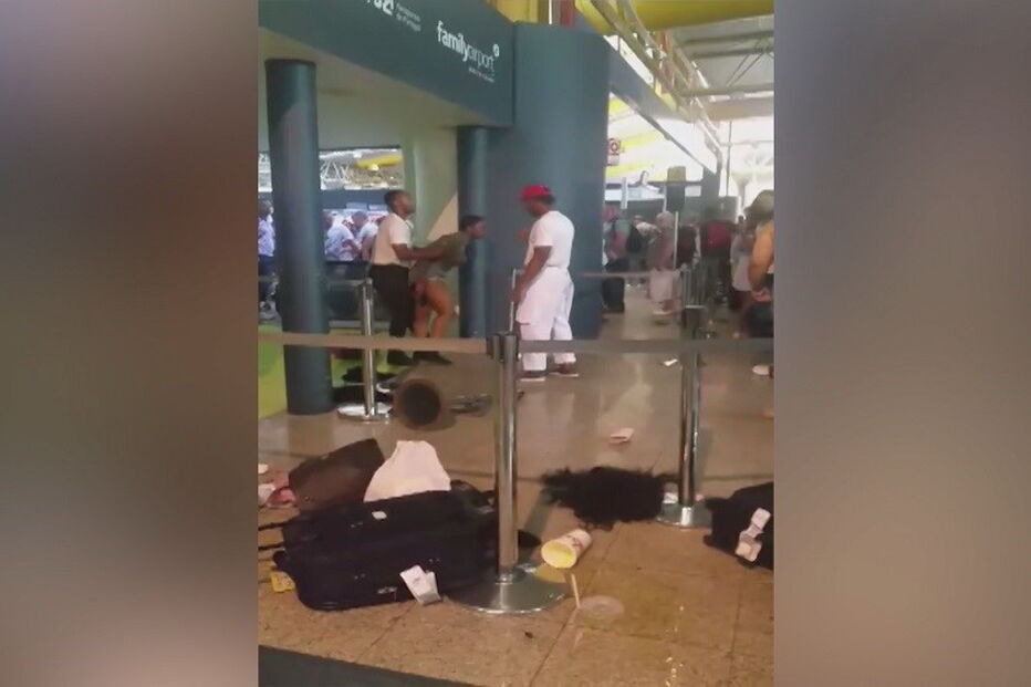 Imagens de confrontos no Aeroporto de Faro