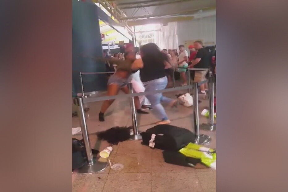 Imagens de confrontos no Aeroporto de Faro