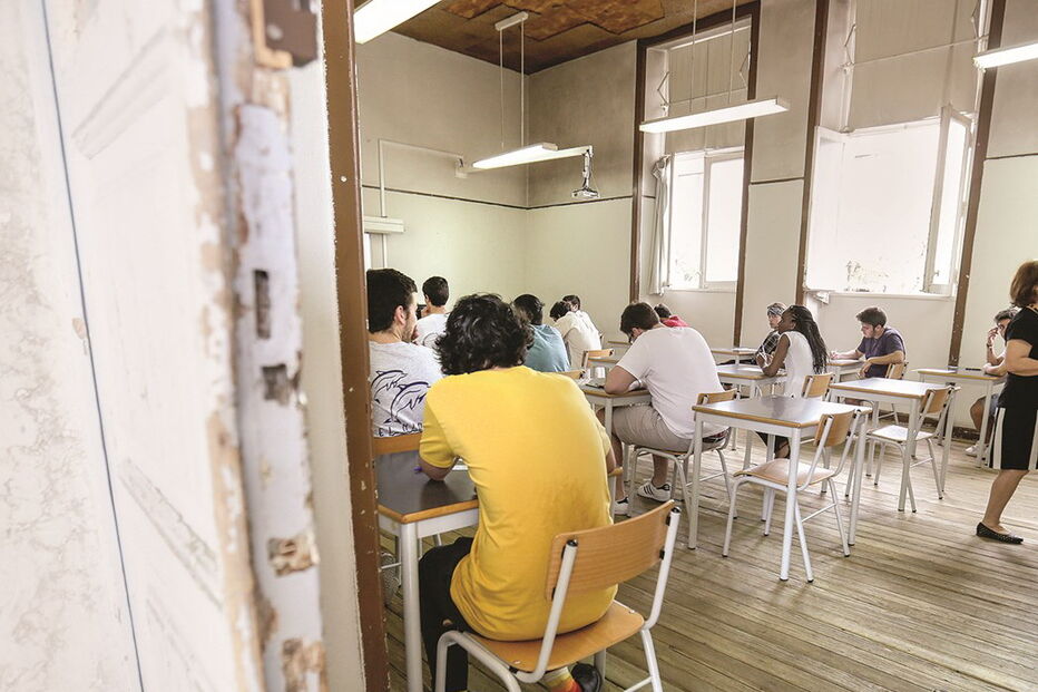 Exame de português foi realizado por 74 mil alunos a 19 de junho 