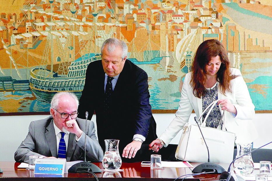 Ministro Vieira da Silva apresentou ontem a nova proposta para as longas carreiras aos parceiros sociais   