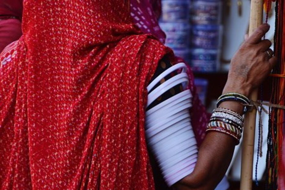 Mulher esmagou testículos do sogro