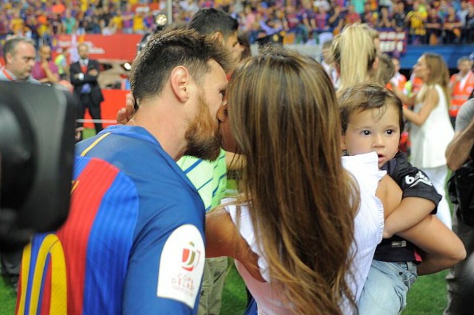 Lionel Messi e Antonella Roccuzzo, juntos desde 2008, vão casar pelo civil