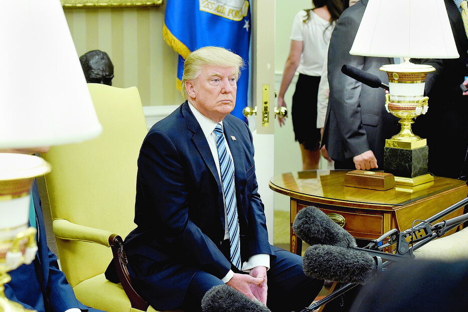 Trump foi forçado a mitigar a proibição da entrada de visitantes muçulmanos depois de os tribunais rejeitarem a lei inicial 