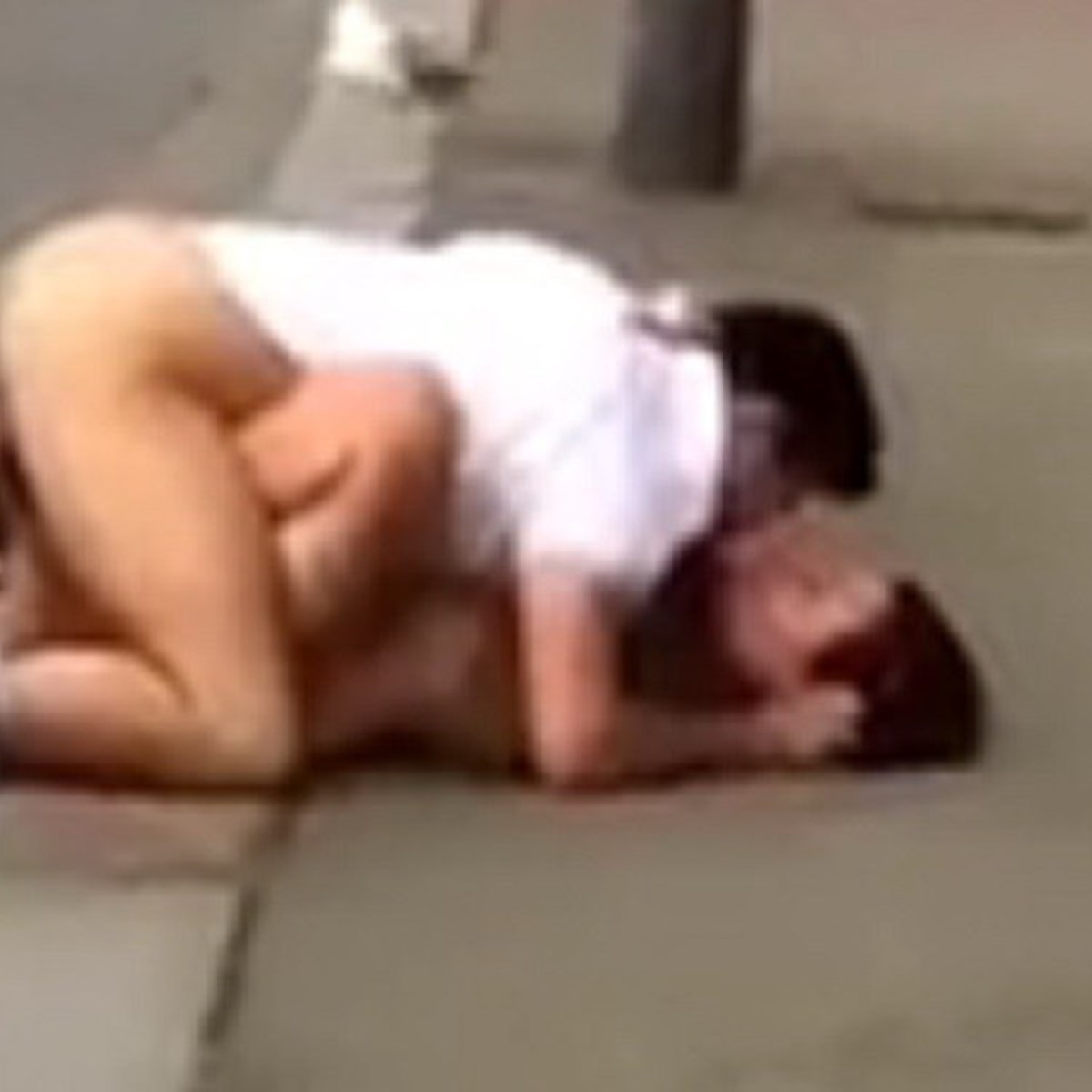 Sexo filmado no meio da rua leva a investigação - Mundo imagem