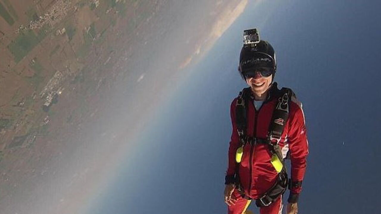 Paraquedista morre depois de enviar vídeo à mulher - Mundo - Correio da  Manhã