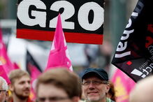 Milhares de pessoas protestaram em Hamburgo contra a cimeira do G20