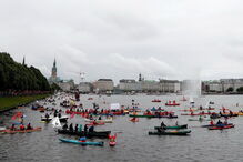 Milhares de pessoas protestaram em Hamburgo contra a cimeira do G20