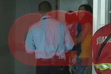 Bebé chega ao hospital ao colo da mãe