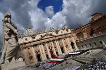 Polícia do Vaticano interrompe orgia gay 