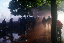 Imagens dos protestos anti-G20 esta quinta-feira em Hamburgo, Alemanha