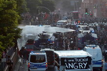 Imagens dos protestos anti-G20 esta quinta-feira em Hamburgo, Alemanha