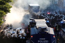 Imagens dos protestos anti-G20 esta quinta-feira em Hamburgo, Alemanha