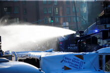 Imagens dos protestos anti-G20 esta quinta-feira em Hamburgo, Alemanha