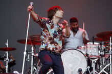 Os Phoenix em concerto no NOS Alive