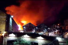 Fogo no mercado de Camden, em Londres