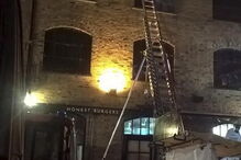 Fogo no mercado de Camden, em Londres