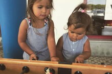 Carolina Patrocínio tem partilhado fotografias das filhas Diana e Frederica nas redes sociais