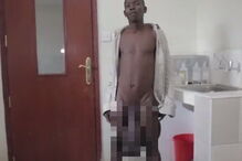 Conheça o homem com os maiores testículos do mundo