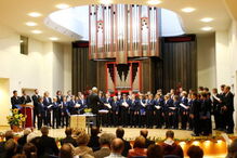 O famoso coro católico alemão de Regensburg