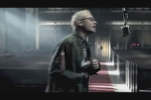 Vocalista dos Linkin Park enforcou-se em casa