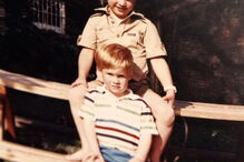 Príncipes de Inglaterra divulgam fotos inéditas da Princesa Diana