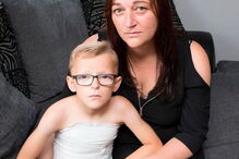 Menino de sete anos sofre queimaduras após fazer tatuagem de henna